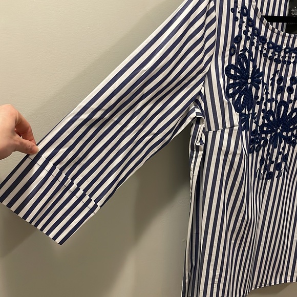 Grace 100% cotton blue and white striped blouse with floral embroidered cutouts - Picture 4 of 8